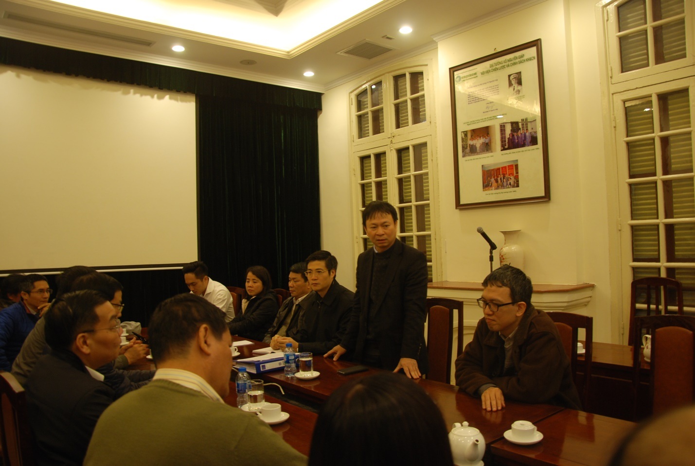 Bộ trưởng Chu Ngọc Anh tới thăm, động viên cán bộ công nhân viên của Học viện Khoa học, Công nghệ và Đổi mới sáng tạo