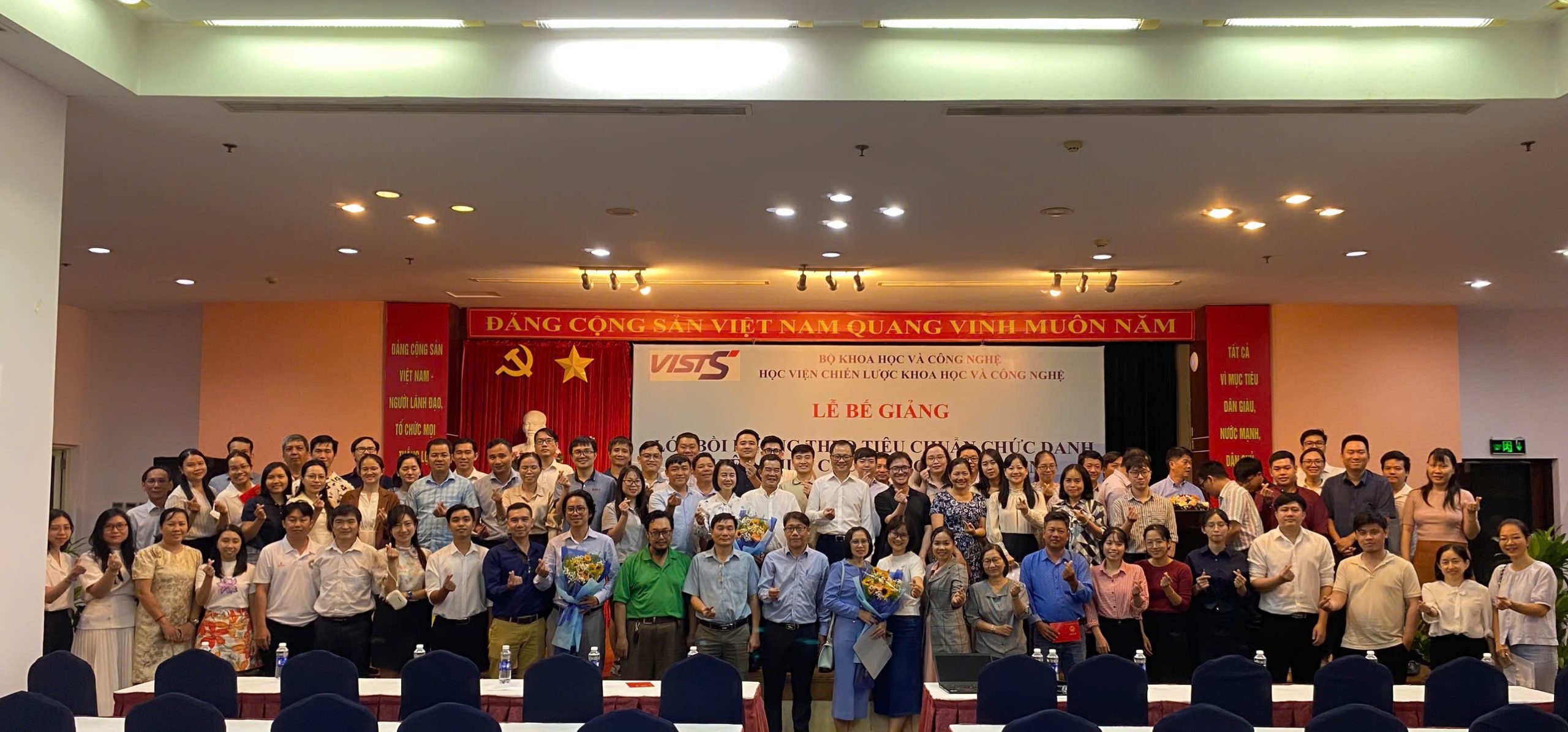 Học viện Chiến lược Khoa học và Công nghệ tổ chức bế giảng các lớp bồi dưỡng theo tiêu chuẩn chức danh nghề nghiệp viên chức năm 2025